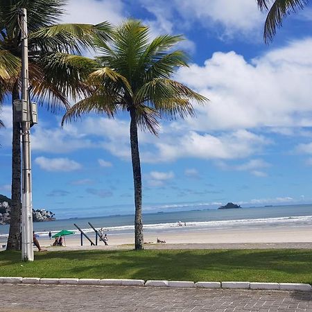 Apartamento A Uma Quadra Da Praia กัวรูจา ภายนอก รูปภาพ
