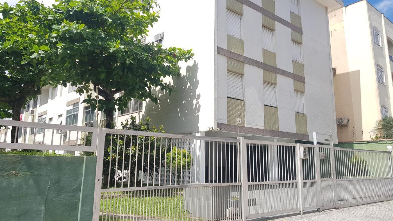 Apartamento A Uma Quadra Da Praia กัวรูจา ภายนอก รูปภาพ