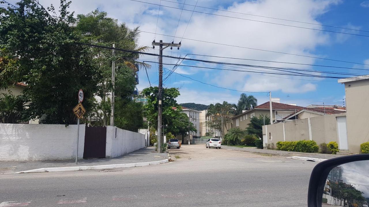 Apartamento A Uma Quadra Da Praia กัวรูจา ภายนอก รูปภาพ
