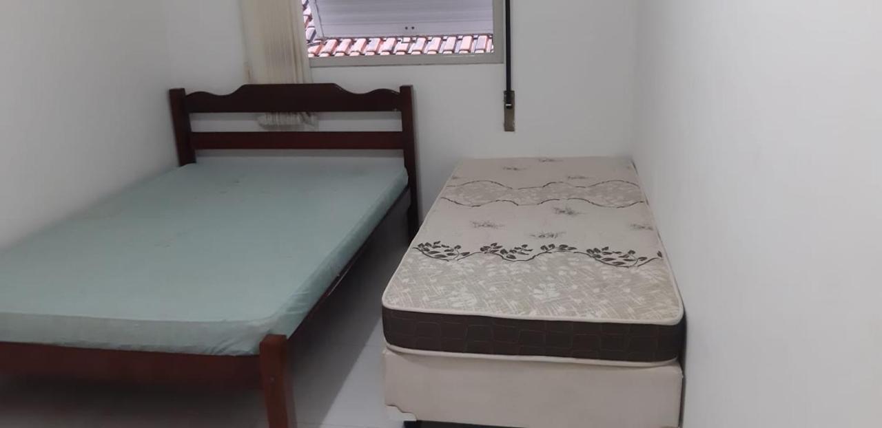 Apartamento A Uma Quadra Da Praia กัวรูจา ภายนอก รูปภาพ