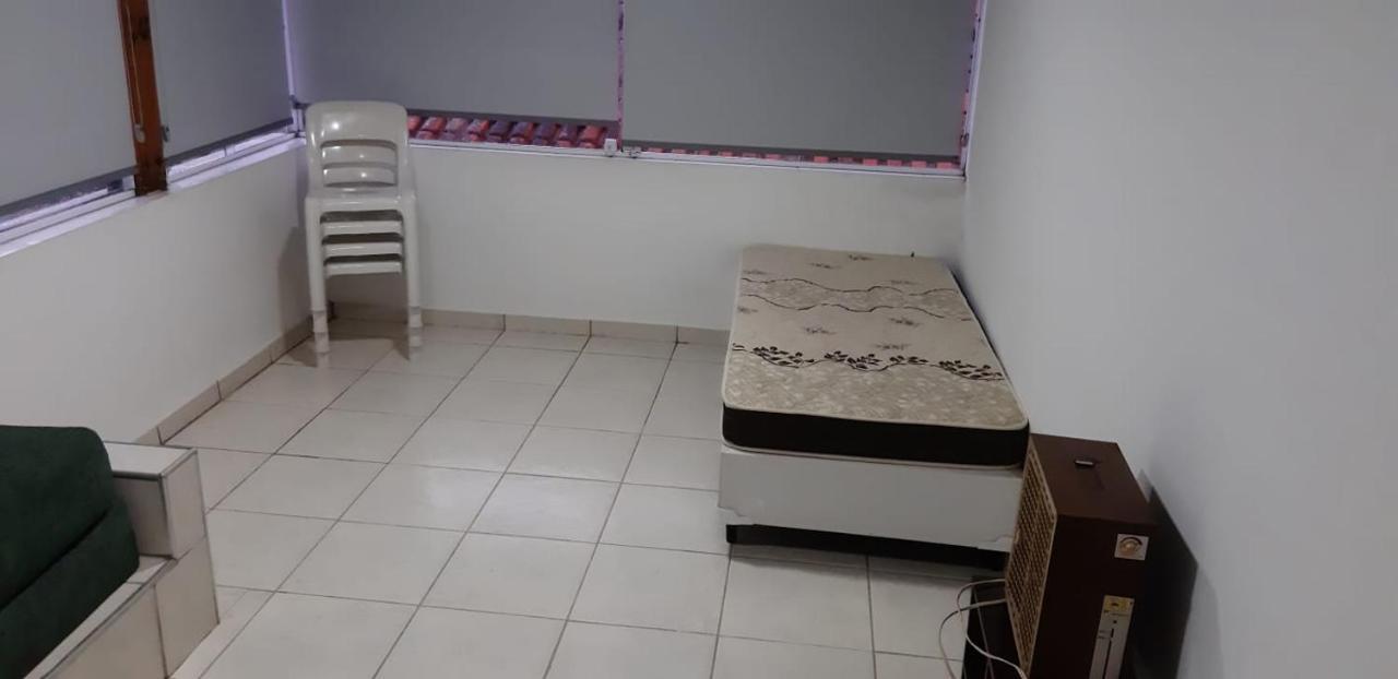 Apartamento A Uma Quadra Da Praia กัวรูจา ภายนอก รูปภาพ